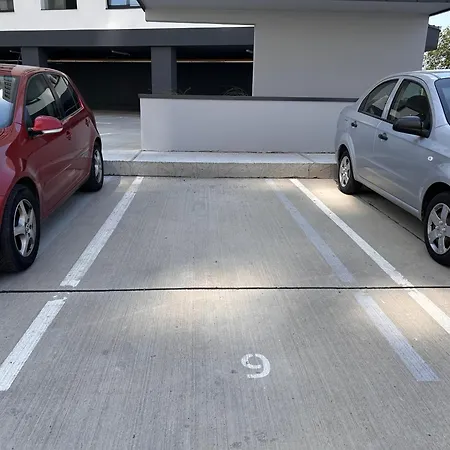 Lägenhet V'one - Bright & Spacious - Free Parking *